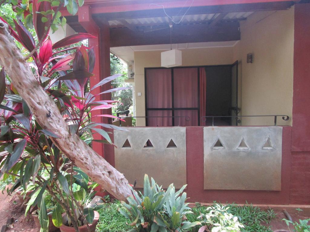 Hotel Shalini Anuradhapura Eksteriør bilde