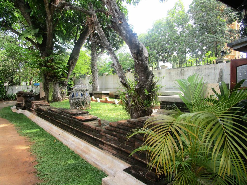 Hotel Shalini Anuradhapura Eksteriør bilde